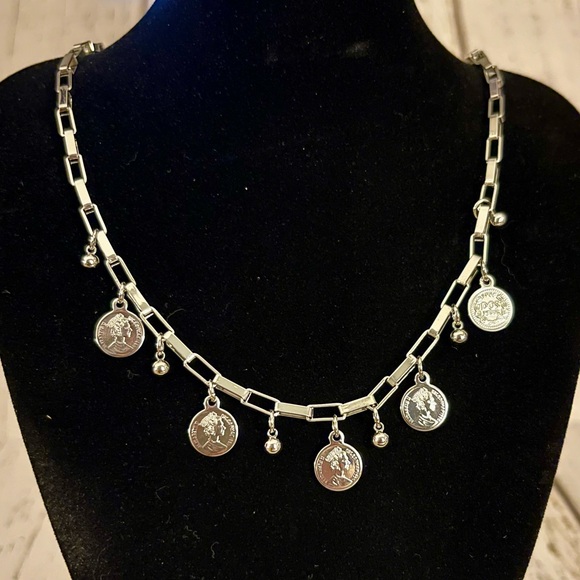 NWOT B.B. Lila Paperclip Boxchain Necklace With Medallions - Picture 1 of 3